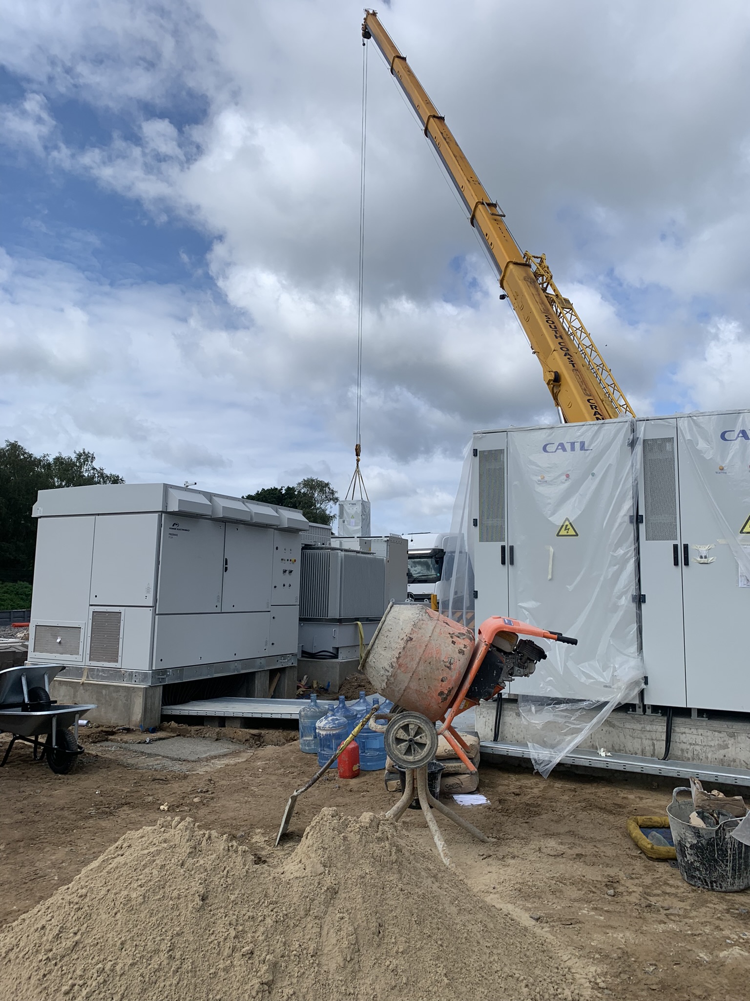 Construction Management,Active construction site overseen by Noriker Power's construction management team, emphasizing our hands-on approach to building energy solutions